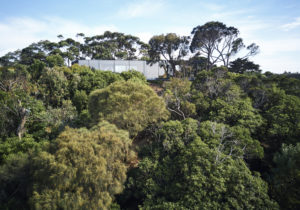 Bluff House by Rob Kennon Architects