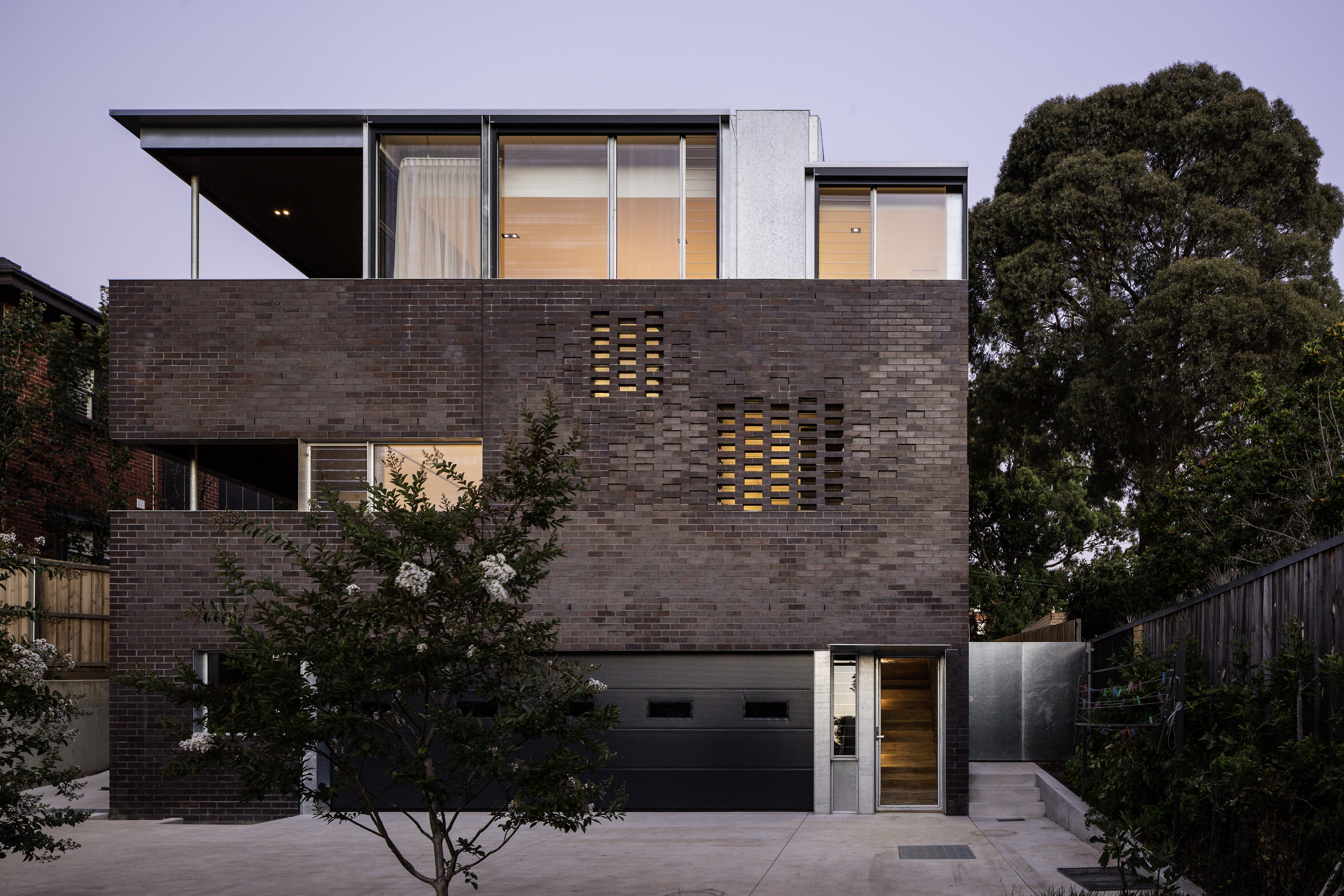 West Hawthorn House by Robert Simeoni Architects. Image by Trevor Mein.