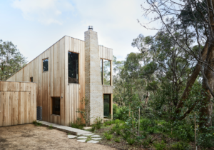 Long House by Clare Cousins Architects