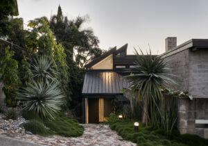 Chambers House by Shaun Lockyer Architects | A 1970’s Classic Reborn.