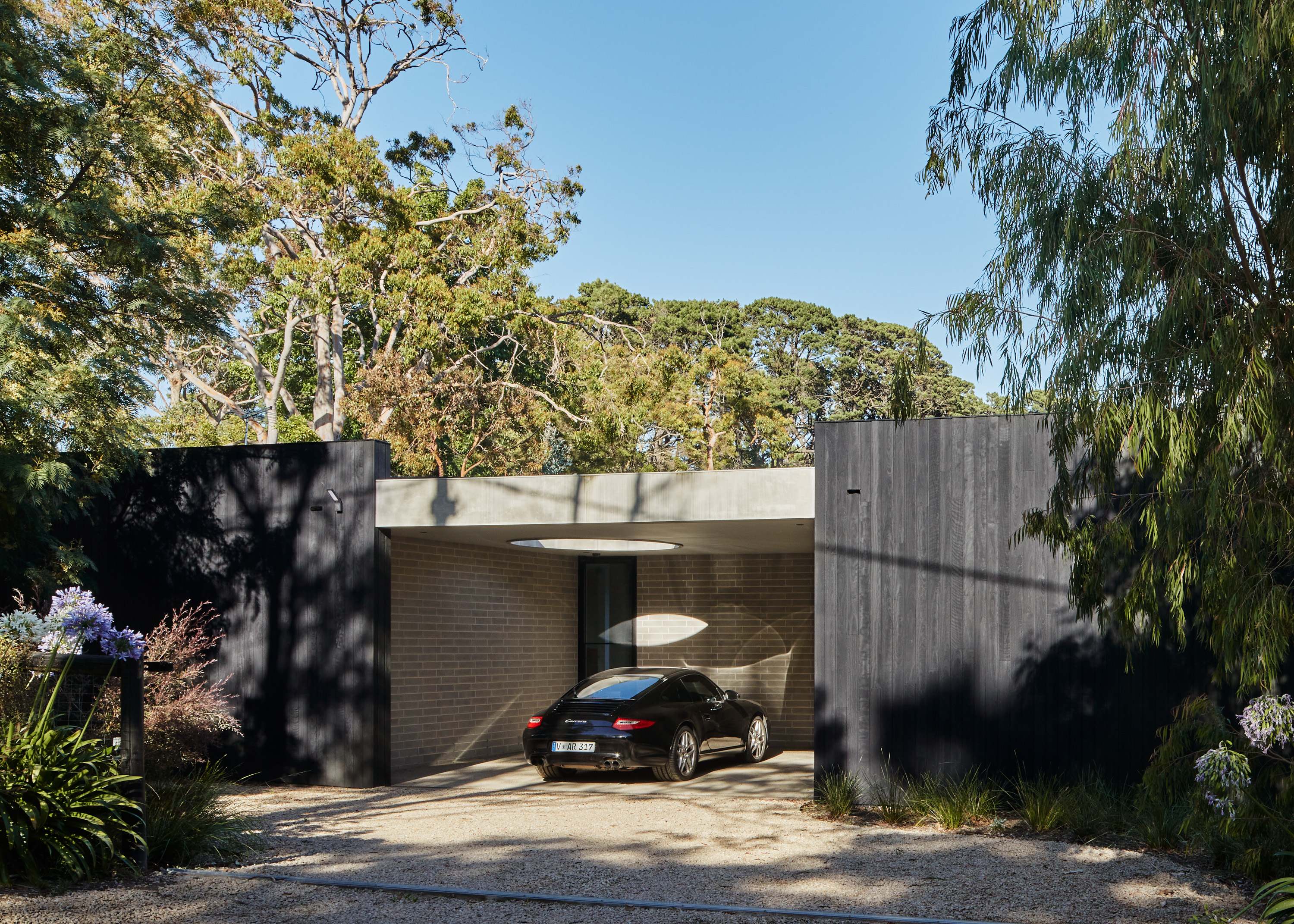 Mount Martha Courtyard House by Kister Architects